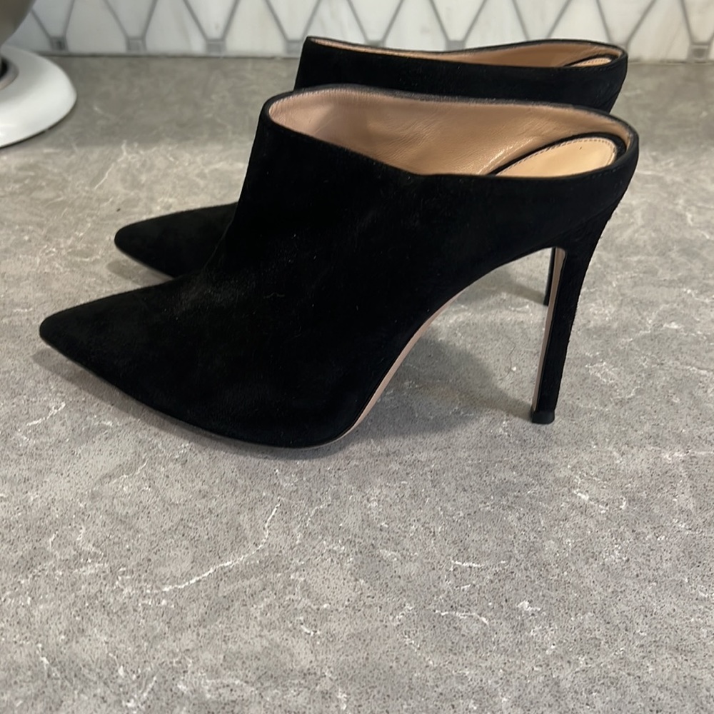 Heeled booties - Picture 2 of 3